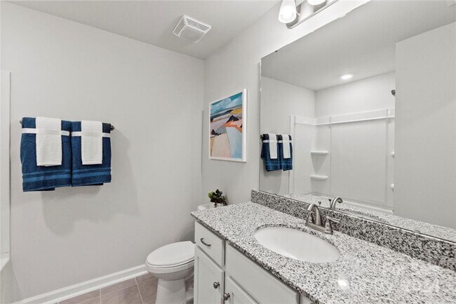 Building Photo - Captivating Family Home | 4 BR/3BA | 2 Car Garage | Backyard