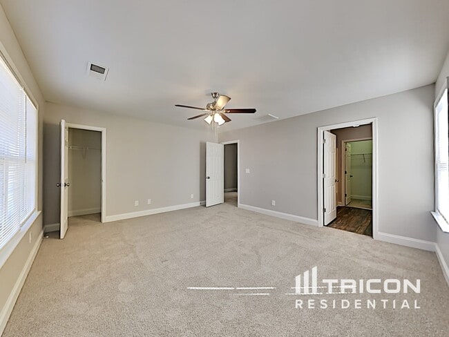 Building Photo - 2433 Terra Dr