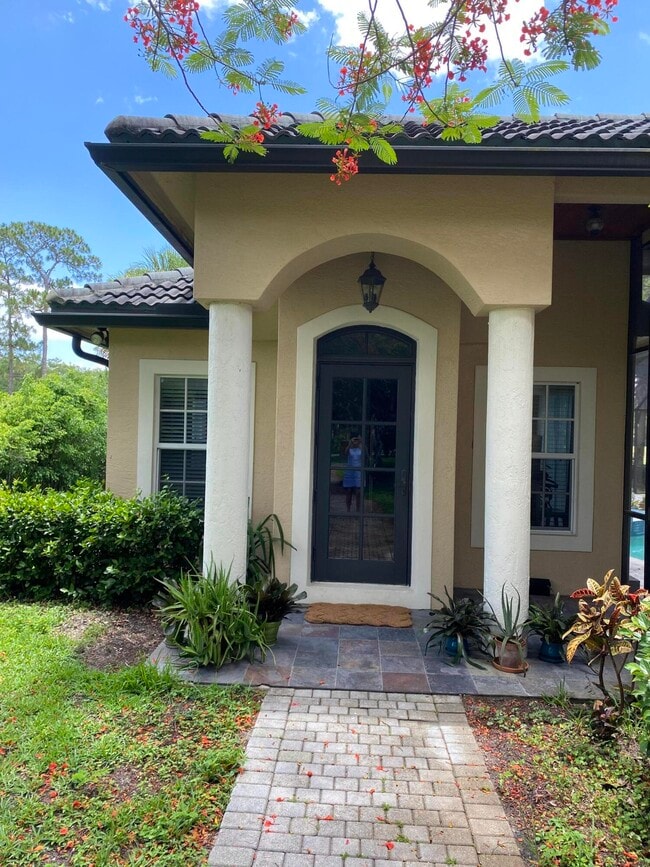 Building Photo - 1856 SE Colony Way