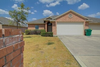 Building Photo - Surrey Ridge Duplex