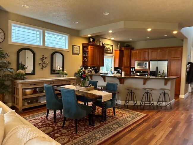 Building Photo - 788 Tukwila Dr