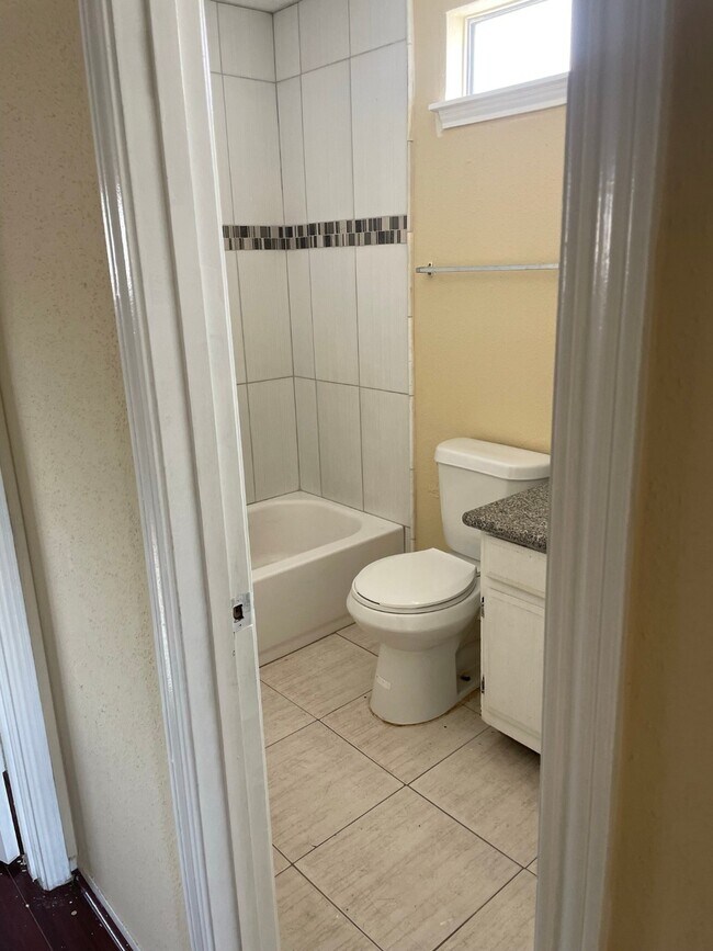 Building Photo - 12510 Manor Ct