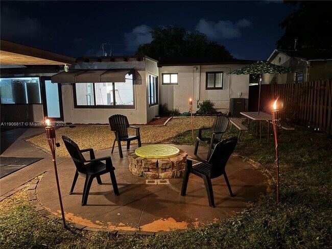 Building Photo - 117 NE 2nd Terrace