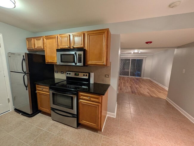 Building Photo - 10620 Brooks Ln