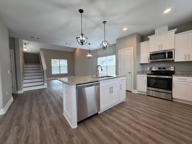 Building Photo - 2331 Hadleigh Hills Ct