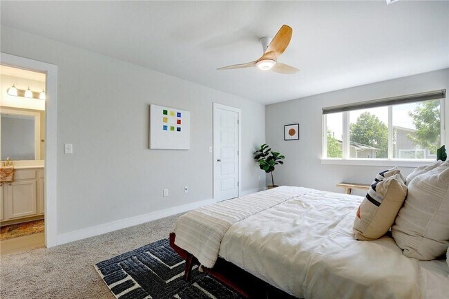 Building Photo - 7408 Buchholz St