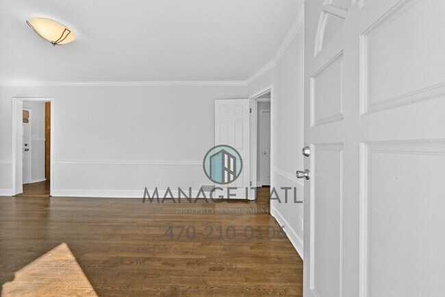 Building Photo - Beautifully renovated 3 bedroom house in Tucker, GA!