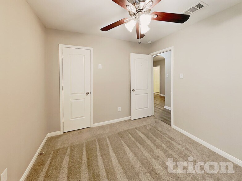 Building Photo - 112 Liberty Ln