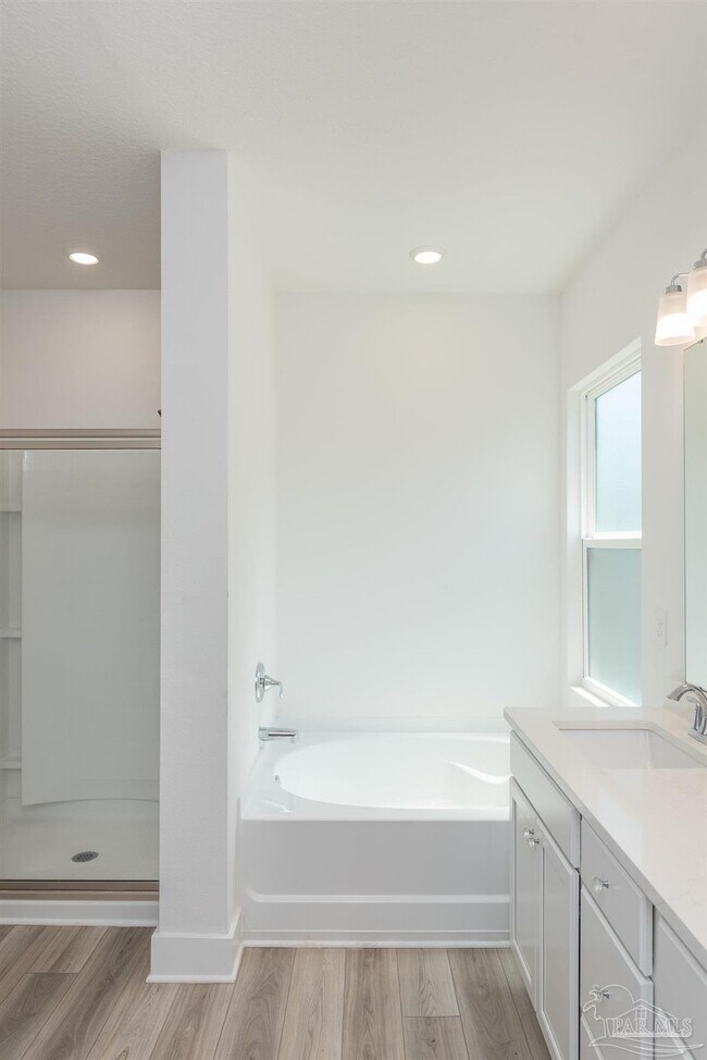 Building Photo - 874 Windhill Dr