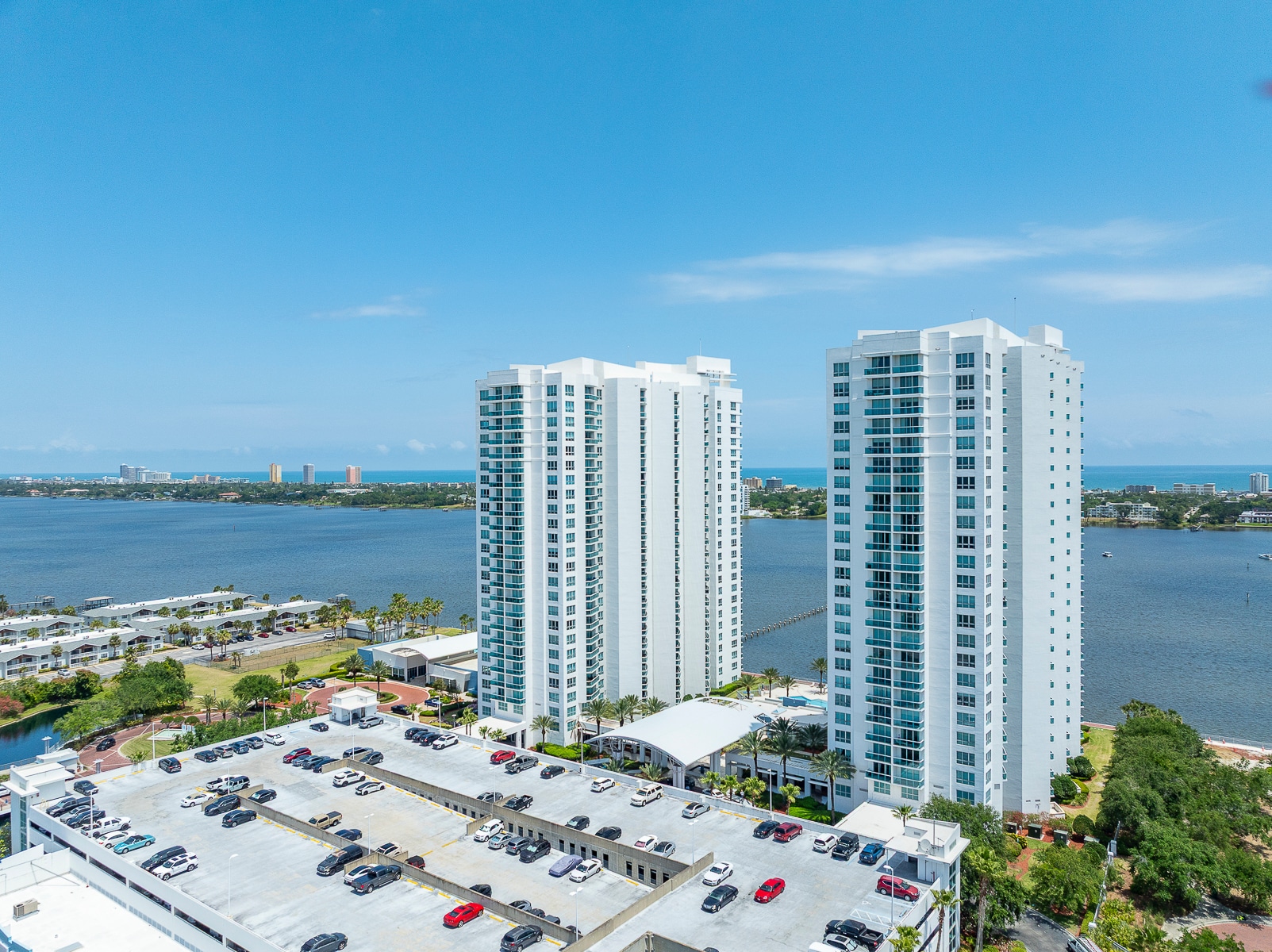 Building Photo - 231 Riverside Dr