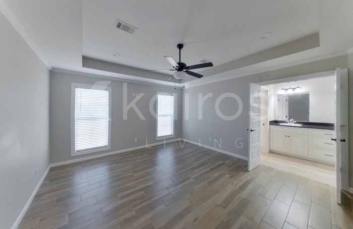 Building Photo - 102 White Water Ln