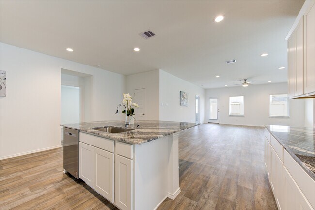 Building Photo - 2913 Misty Elm Ln