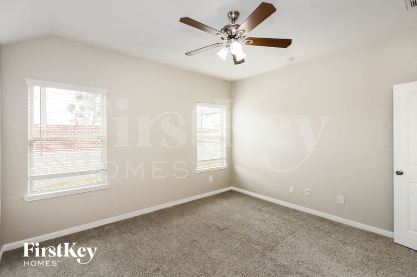 Building Photo - 1409 Woods Lake Ct