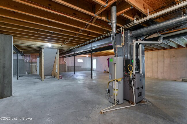 Building Photo - 220 Rockcrest Way