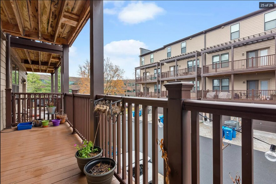 Building Photo - 613 Herndon Pky