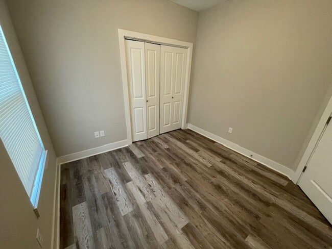 Building Photo - For Rent – Beautiful 3 Bed | 2 Bath Single...