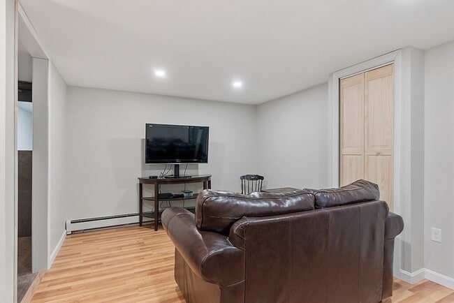 Building Photo - 590 Ashby State Rd