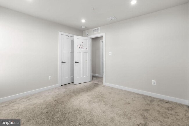 Building Photo - 2305 Wadlow Ln