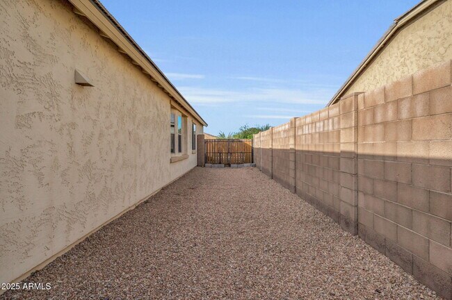 Building Photo - 20131 E Escalante Rd