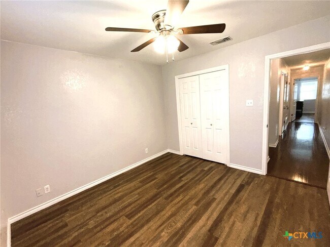 Building Photo - 3117 Kensington Ct