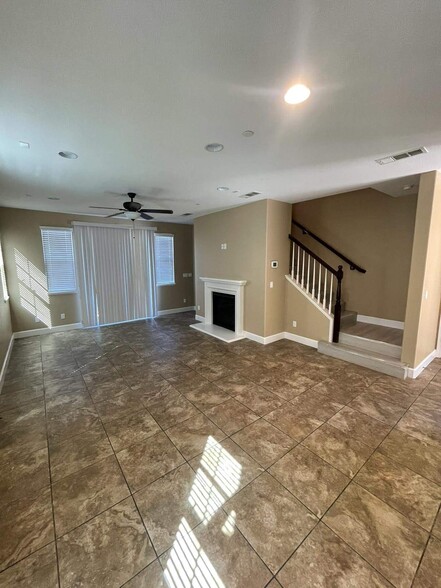 Building Photo - 880 Willow Bridge Dr