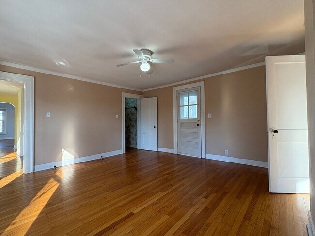 Building Photo - 10 High St