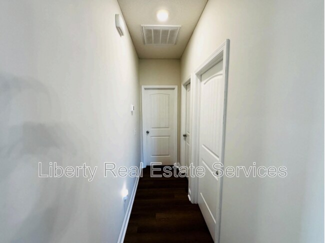 Building Photo - 342 Mcclelland Lp NE