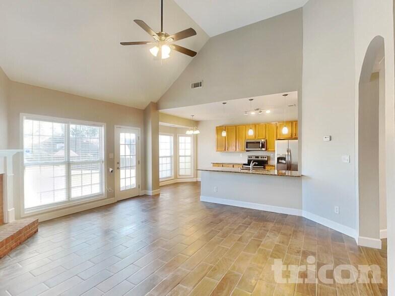 Building Photo - 903 Ember Ct