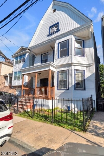 Building Photo - 19 N 7th St