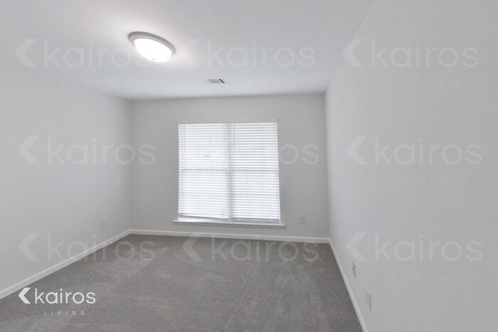 Building Photo - 325 Bent Tree Dr