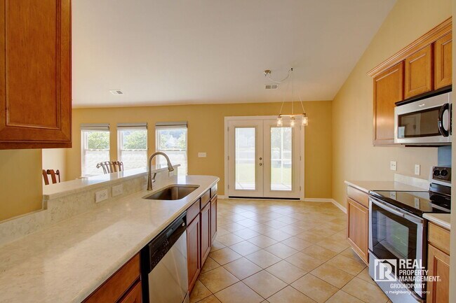 Building Photo - 97 Avonshire Dr