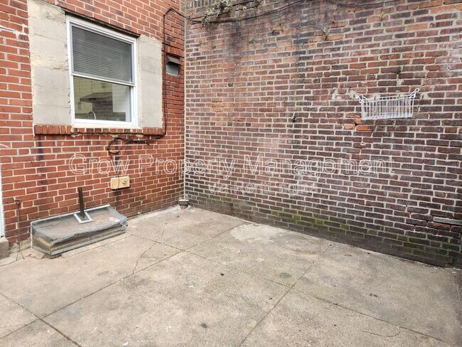 Building Photo - 1344 S 9th St