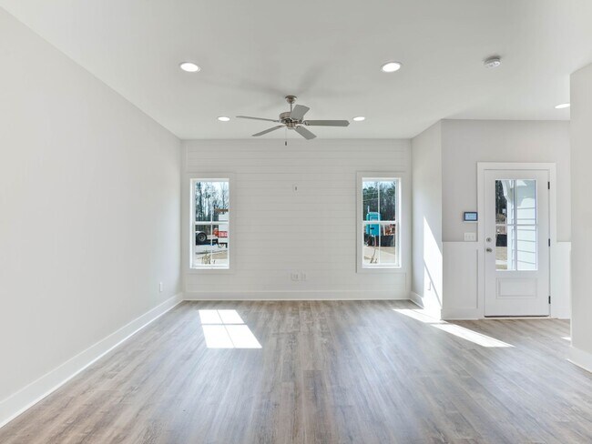 Building Photo - Charming Two-Level Home in The Village - COMING SOON!