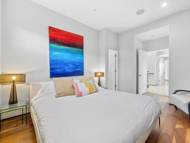 Building Photo - Solana Beach Paradise