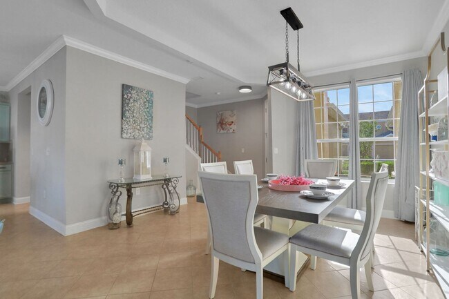Building Photo - Flagler Station Townhome 3/2.5 - 2 car garage - 2000+ square feet