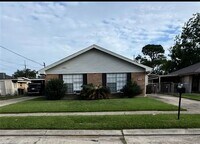 Building Photo - 8520 - 8522