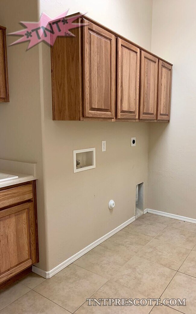 Building Photo - Home in Granville HOA