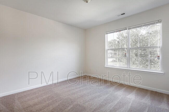Building Photo - 2978 Clover Rd NW