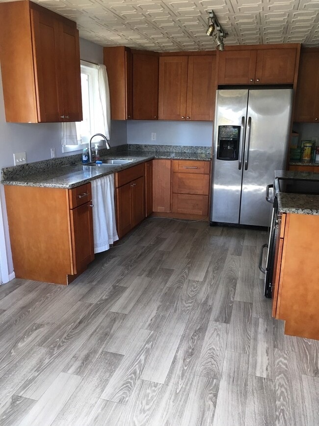 Building Photo - Rambler with Basement
