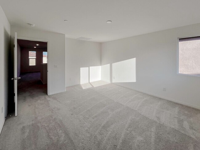 Building Photo - NEWER CONSTRUCTION ~SOLAR~ 3 BED 3 BATH BE...