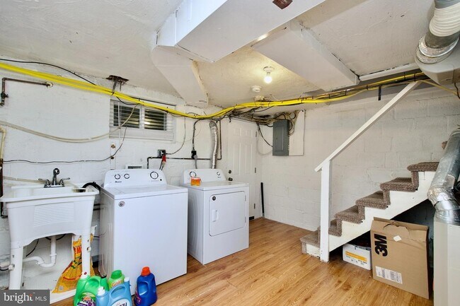 Building Photo - 1365 Talbert Terrace SE