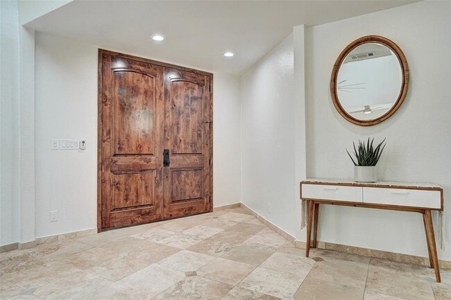 Building Photo - 8804 Mountain Ridge Dr