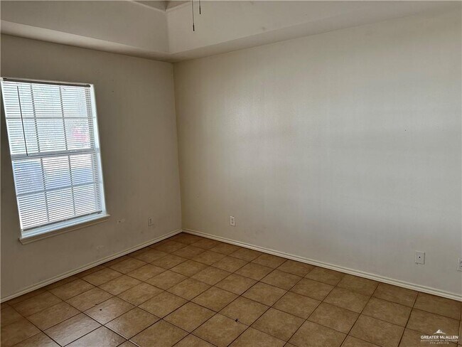 Building Photo - 11 La Mancha Dr