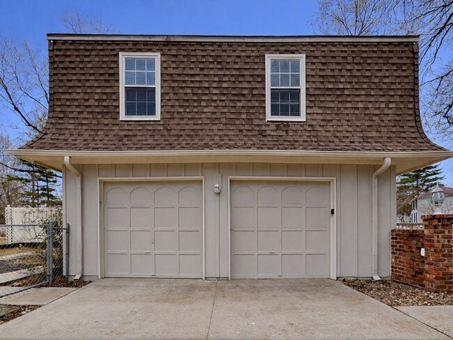 Building Photo - Spacious 4BR Home with Finished Basement, Fireplace & Unique Layout