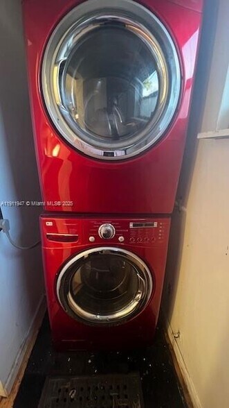 Building Photo - 2201 N 56th Ter