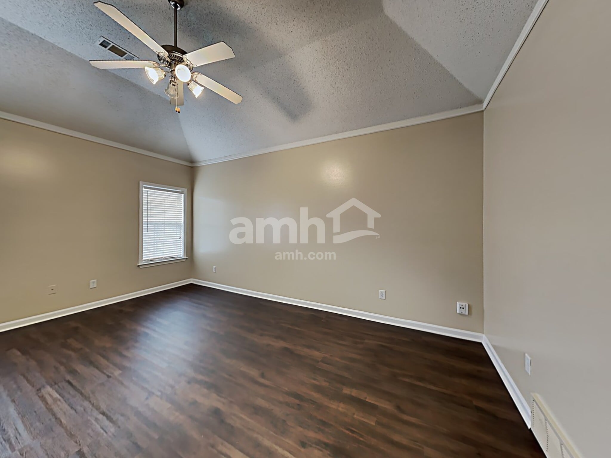 Building Photo - 9321 N Fairmont Cir