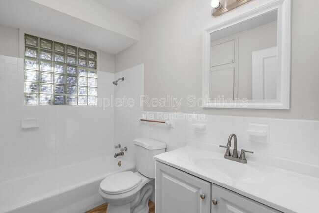 Building Photo - 9834 Portage Dr