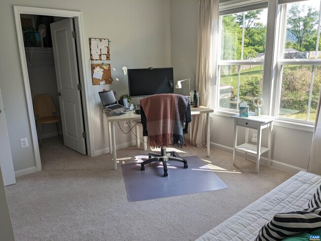 Building Photo - 4758 Loyola Wy