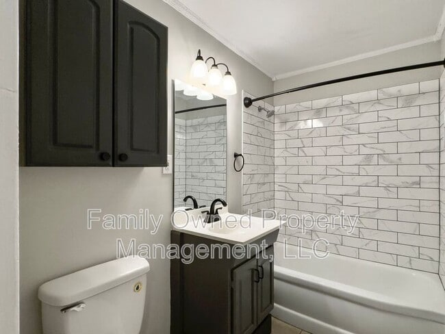 Building Photo - 5805 Chaucer Dr