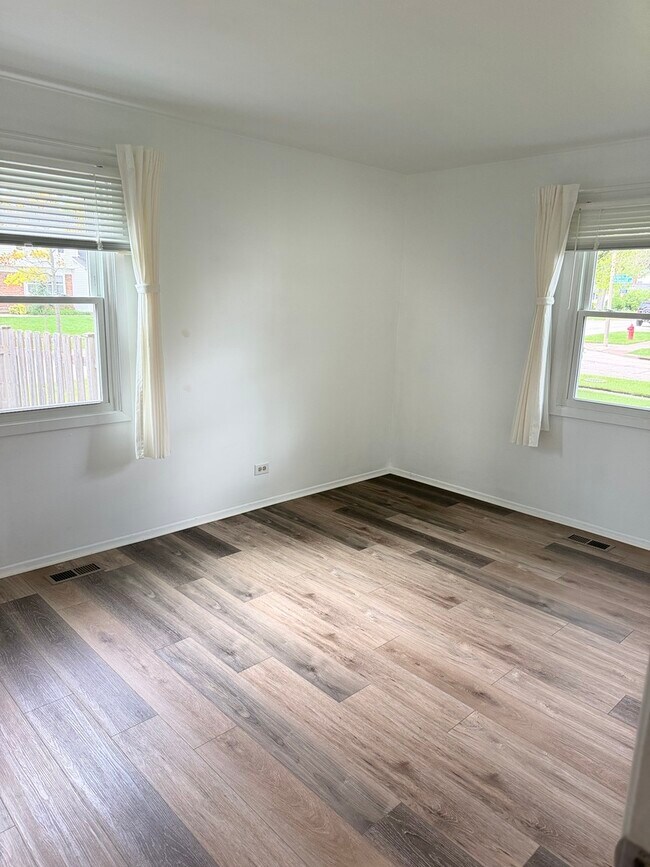 Building Photo - 930 Dorncliff Ln